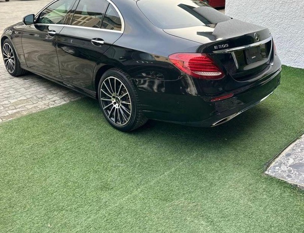 2017 MERCEDES BENZ E300 4MATIC FOR SALE IN LAGOS