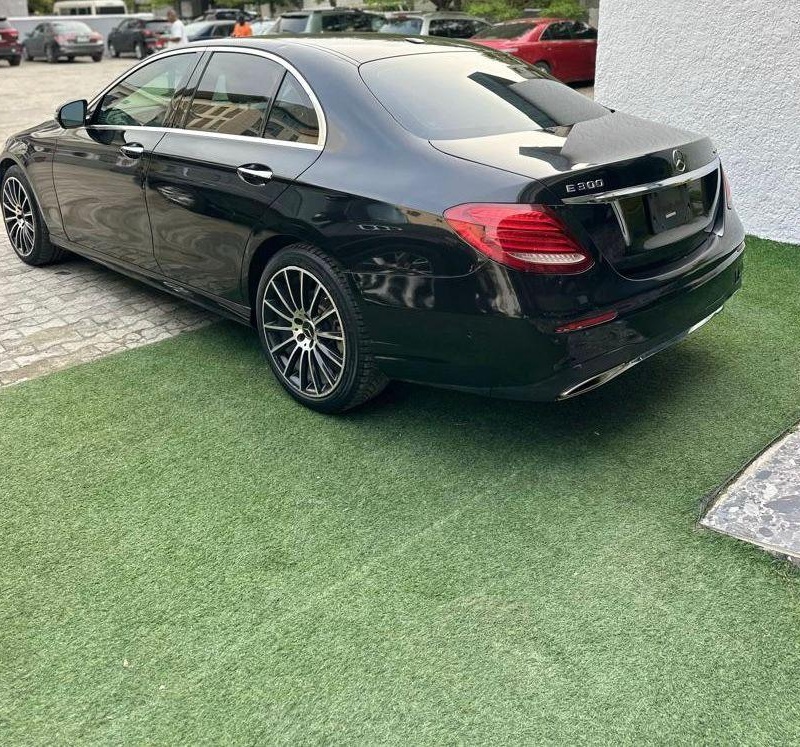 2017 MERCEDES BENZ E300 4MATIC FOR SALE IN LAGOS image