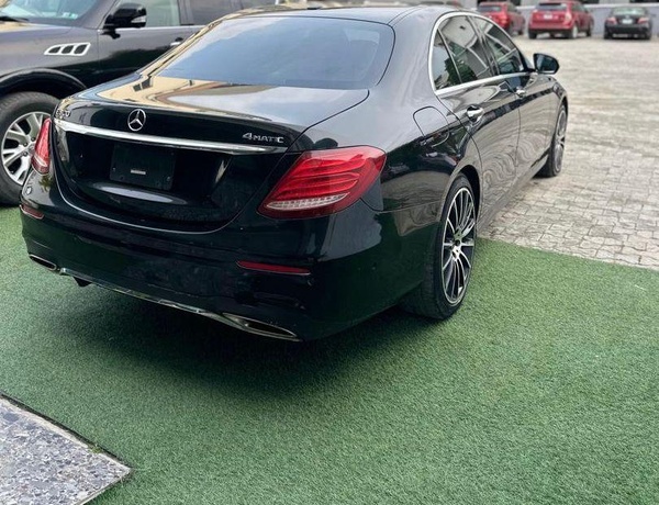 2017 MERCEDES BENZ E300 4MATIC FOR SALE IN LAGOS
