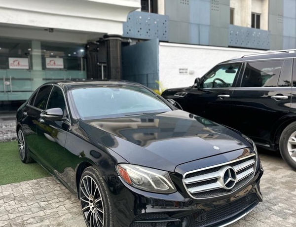 2017 MERCEDES BENZ E300 4MATIC FOR SALE IN LAGOS