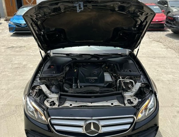 2017 MERCEDES BENZ E300 FULL OPTION FOR SALE IN ABUJA