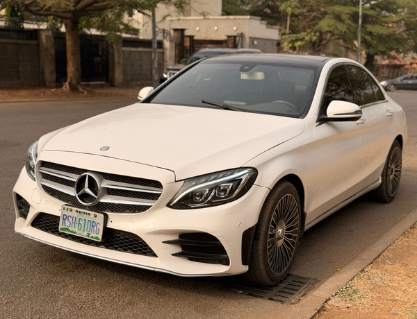 2017 MERCEDES BENZ C400 FOR SALE IN ABUJA