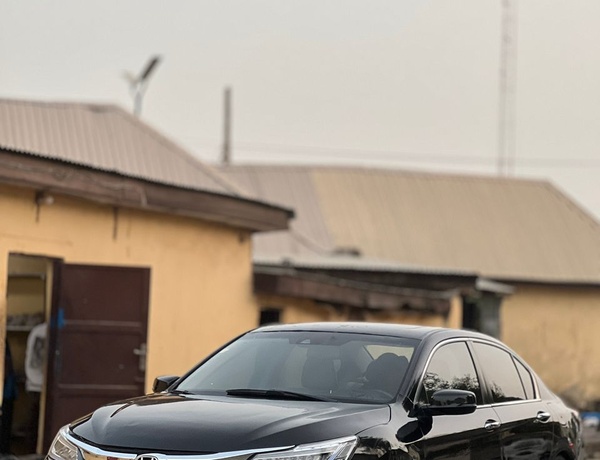 2017 UPGRADED HONDA ACCORD FULL OPTION FOR SALE