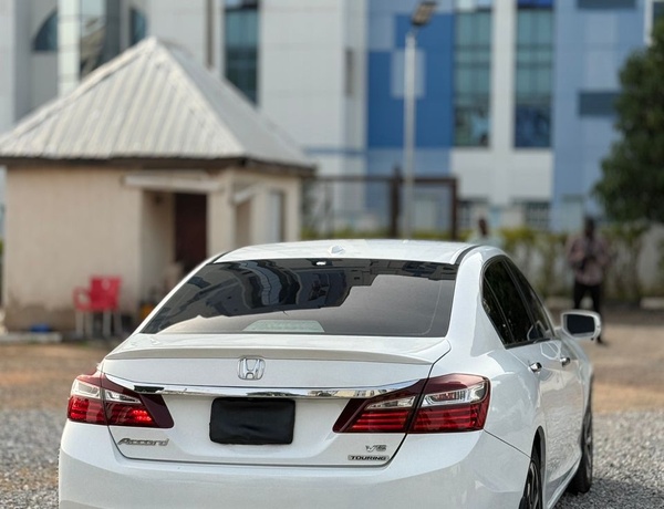 2017 UPGRADED HONDA ACCORD FULL OPTION FOR SALE