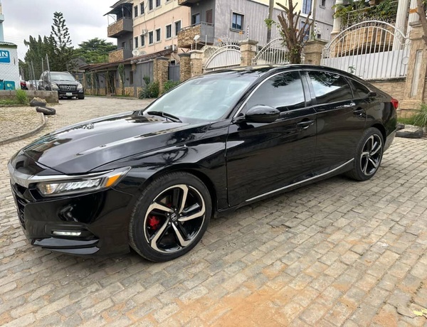 2018 GEAR-LESS HONDA ACCORD FULL OPTION FOR SALE