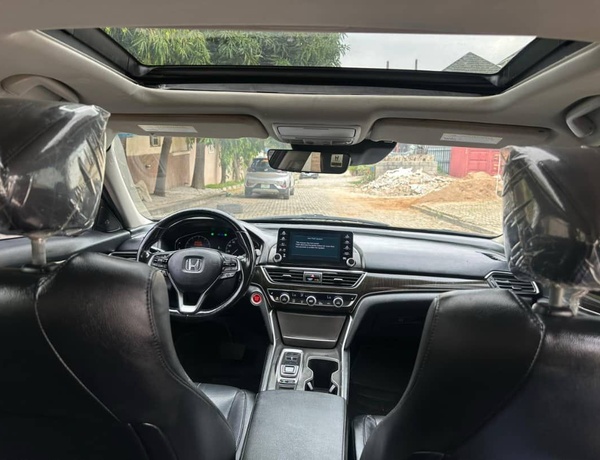 2018 GEAR-LESS HONDA ACCORD FULL OPTION FOR SALE