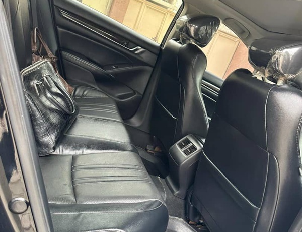 2018 GEAR-LESS HONDA ACCORD FULL OPTION FOR SALE