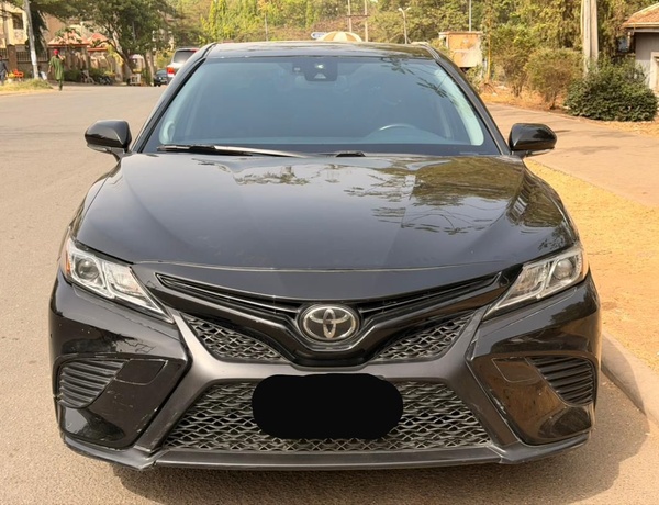 2018 KEYLESS TOYOTA CAMRY SE FOR SALE IN ABUJA