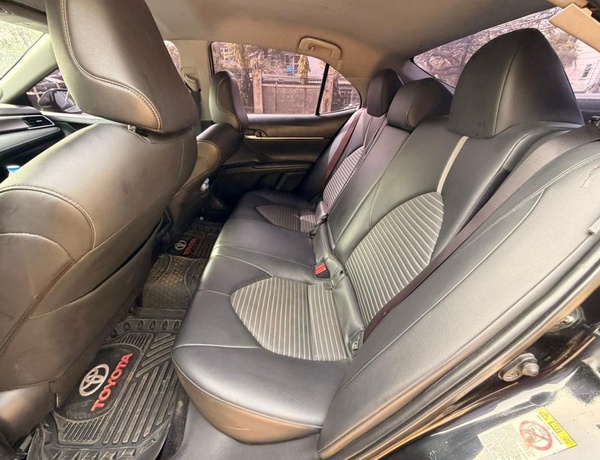 2018 KEYLESS TOYOTA CAMRY SE FOR SALE IN ABUJA