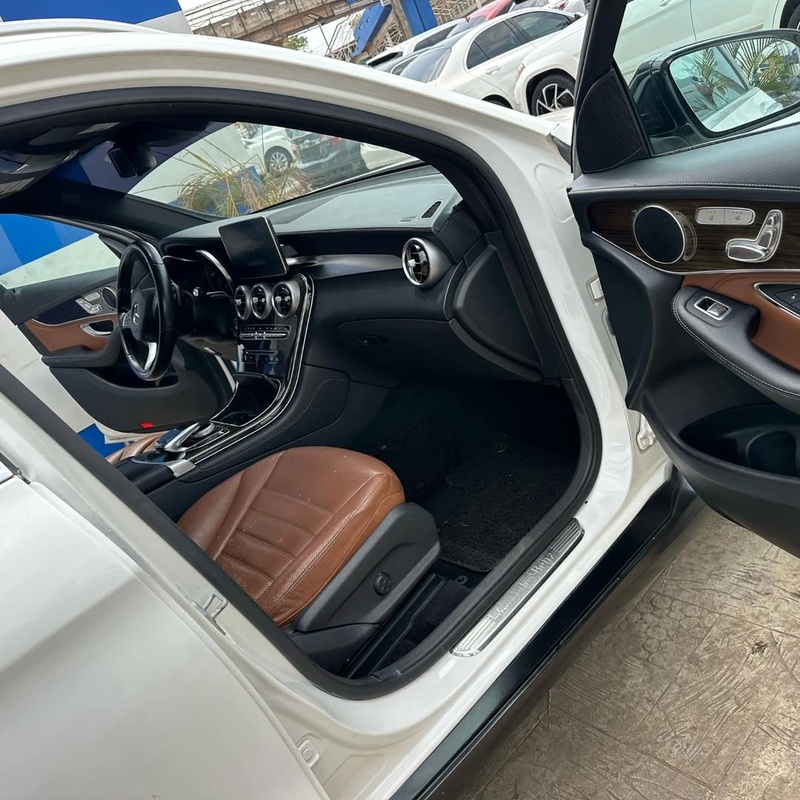 2018 Mercedes-Benz GLC300 image