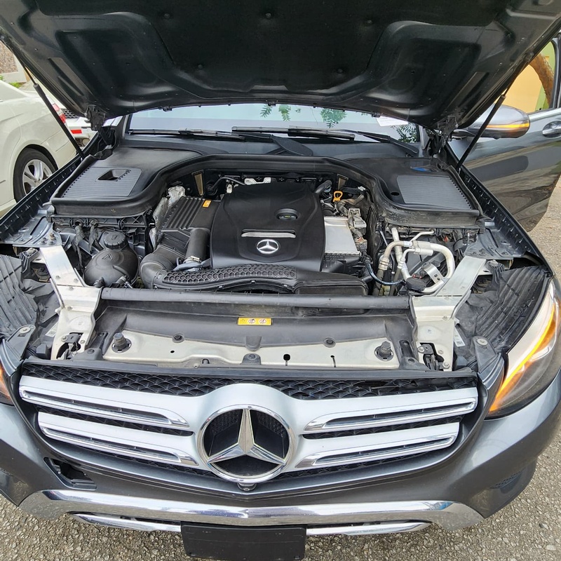 Foreign Used 2018 Mercedes-Benz GLC300 for Sale In Ikeja image