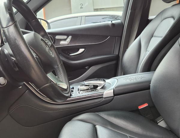 Foreign Used 2018 Mercedes-Benz GLC300 for Sale In Ikeja
