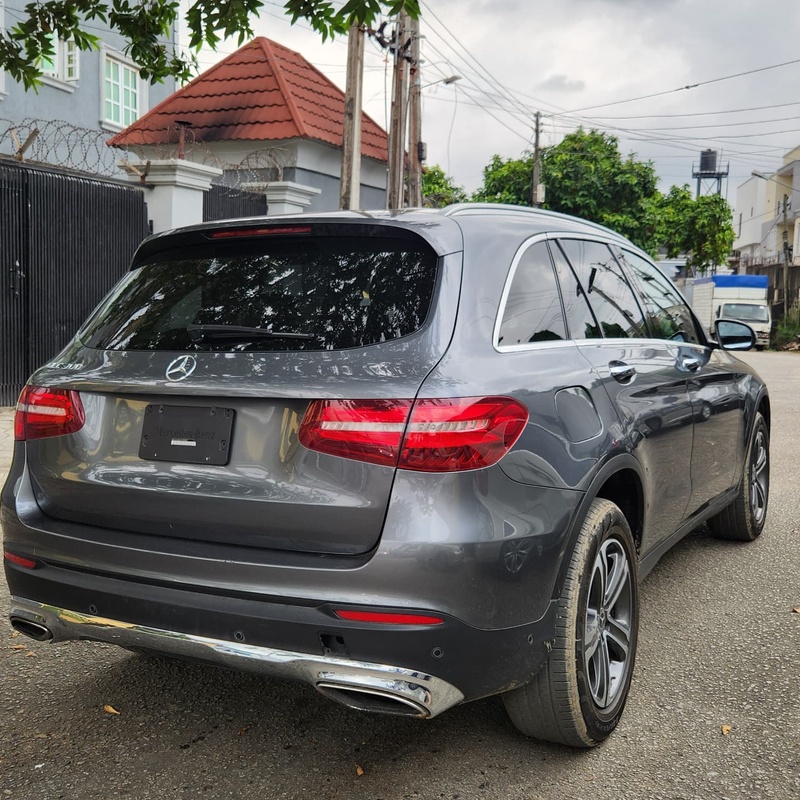 Foreign Used 2018 Mercedes-Benz GLC300 for Sale In Ikeja image