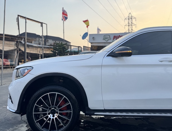 2018 Mercedes Benz GLC 300 full option