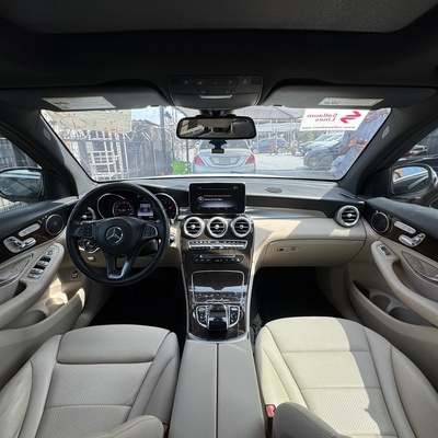 2018 Mercedes Benz GLC 300 full option