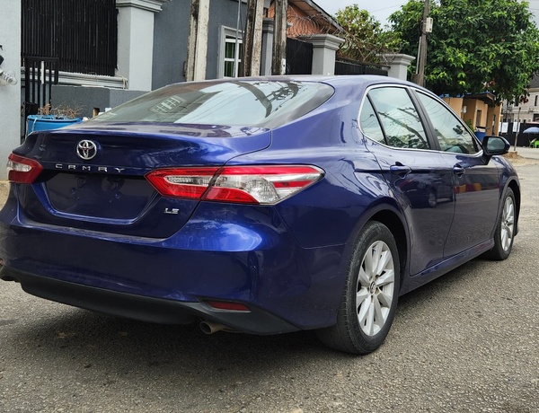 2018 Toyota Camry for Sale In Lagos