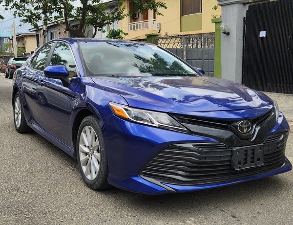 2018 Toyota Camry for Sale In Lagos