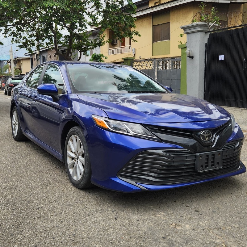 2018 Toyota Camry for Sale In Lagos image