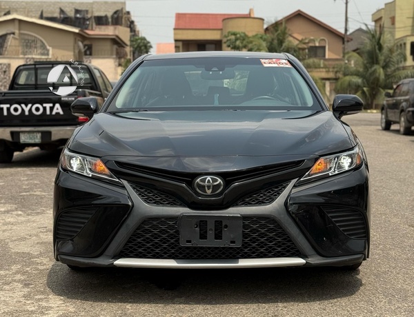 2018 Toyota Camry SE in Lekki