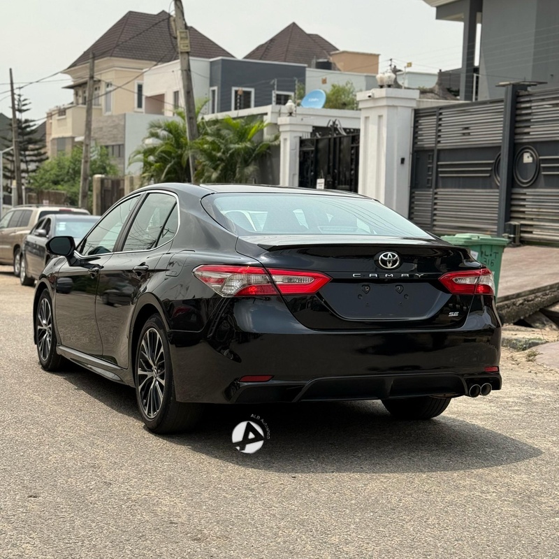 2018 Toyota Camry SE in Lekki image