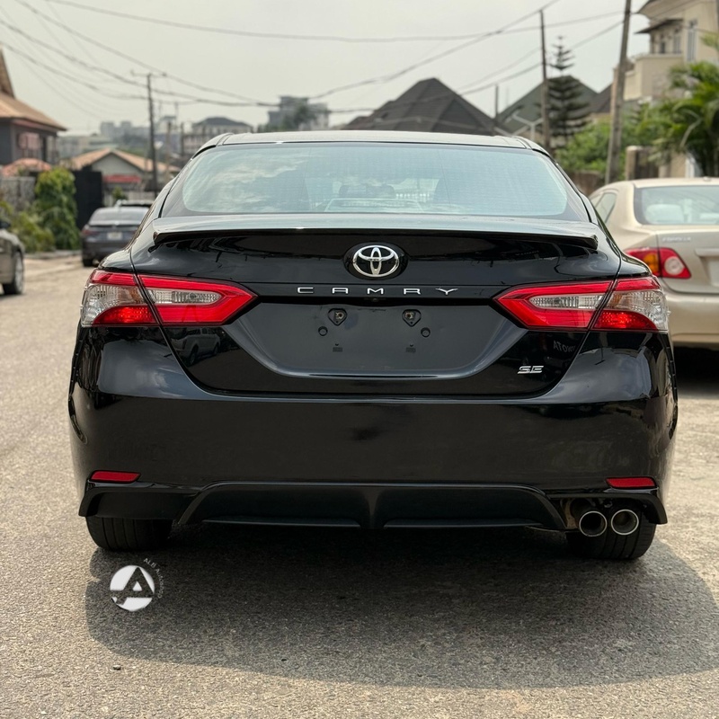 2018 Toyota Camry SE in Lekki image
