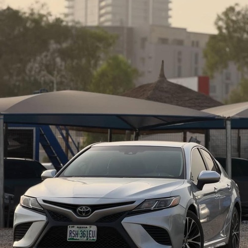 2018 TOYOTA CAMRY SE FOR SALE IN ABUJA