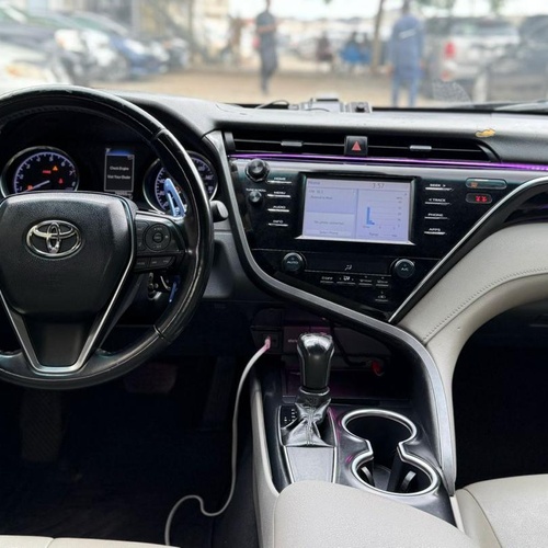 2018 TOYOTA CAMRY SE FOR SALE IN ABUJA
