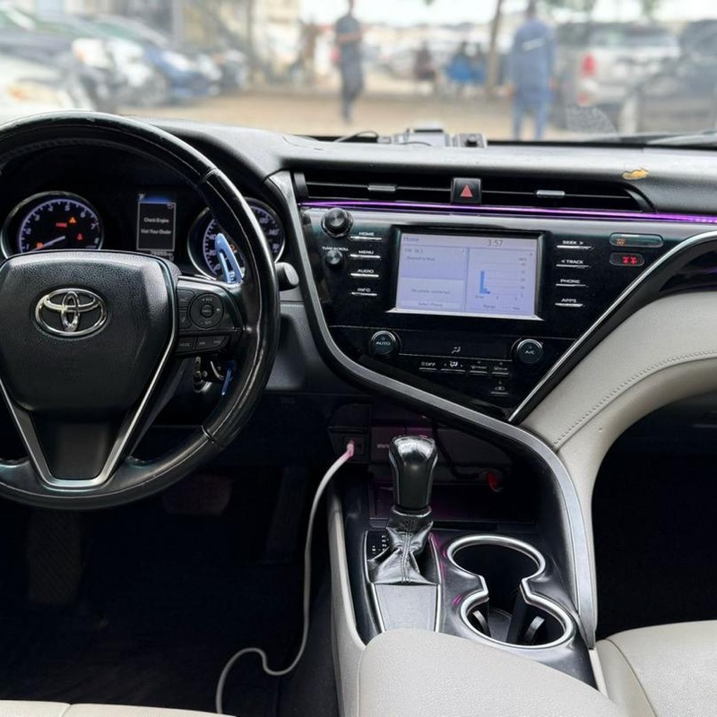 2018 TOYOTA CAMRY SE FOR SALE IN ABUJA image