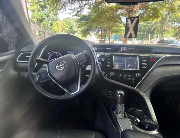 2018 TOYOTA CAMRY SE FOR SALE IN ABUJA