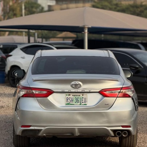 2018 TOYOTA CAMRY SE FOR SALE IN ABUJA