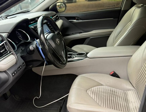 2018 TOYOTA CAMRY SE FOR SALE IN ABUJA
