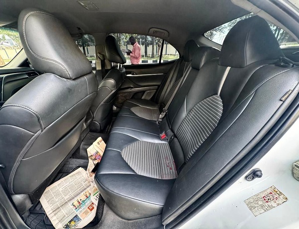 2018 TOYOTA CAMRY SE FOR SALE IN ABUJA
