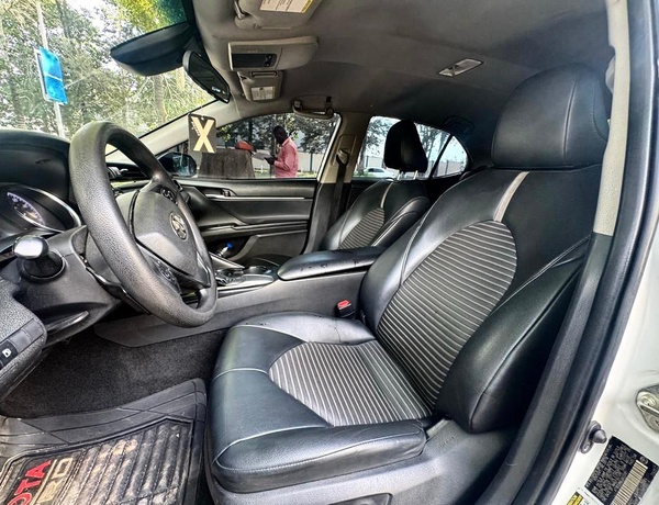 2018 TOYOTA CAMRY SE FOR SALE IN ABUJA