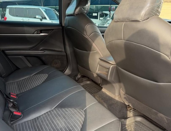 2018 TOYOTA CAMRY SE FOR SALE IN ABUJA