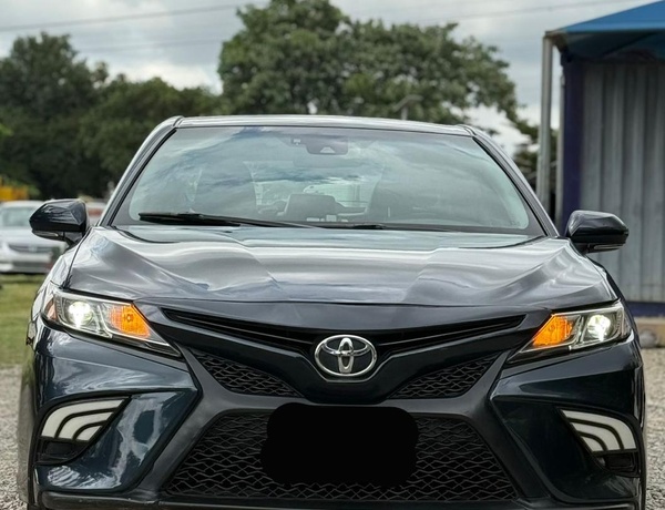 2018 TOYOTA CAMRY SE FOR SALE IN ABUJA