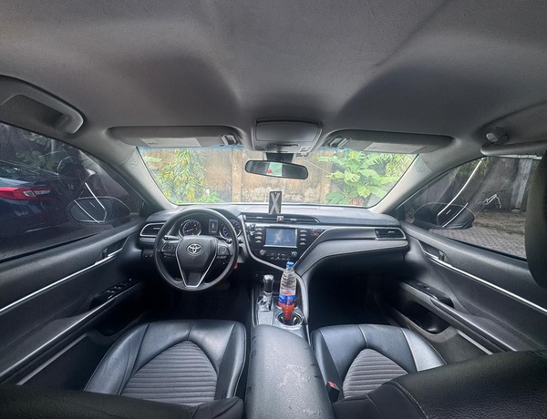 2018 TOYOTA CAMRY SE FOR SALE IN ABUJA