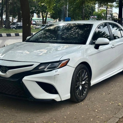 2018 TOYOTA CAMRY SE FOR SALE IN ABUJA