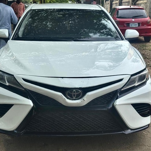 2018 TOYOTA CAMRY SE FOR SALE IN ABUJA
