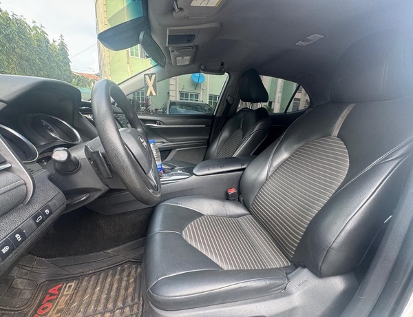 2018 TOYOTA CAMRY SE FOR SALE IN ABUJA
