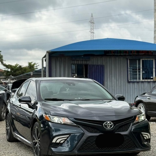 2018 TOYOTA CAMRY SE FOR SALE IN ABUJA