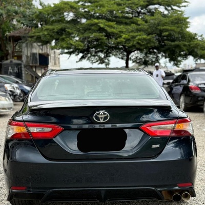 2018 TOYOTA CAMRY SE FOR SALE IN ABUJA