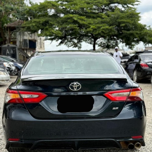 2018 TOYOTA CAMRY SE FOR SALE IN ABUJA