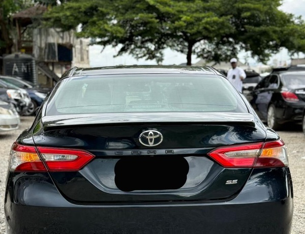 2018 TOYOTA CAMRY SE FOR SALE IN ABUJA