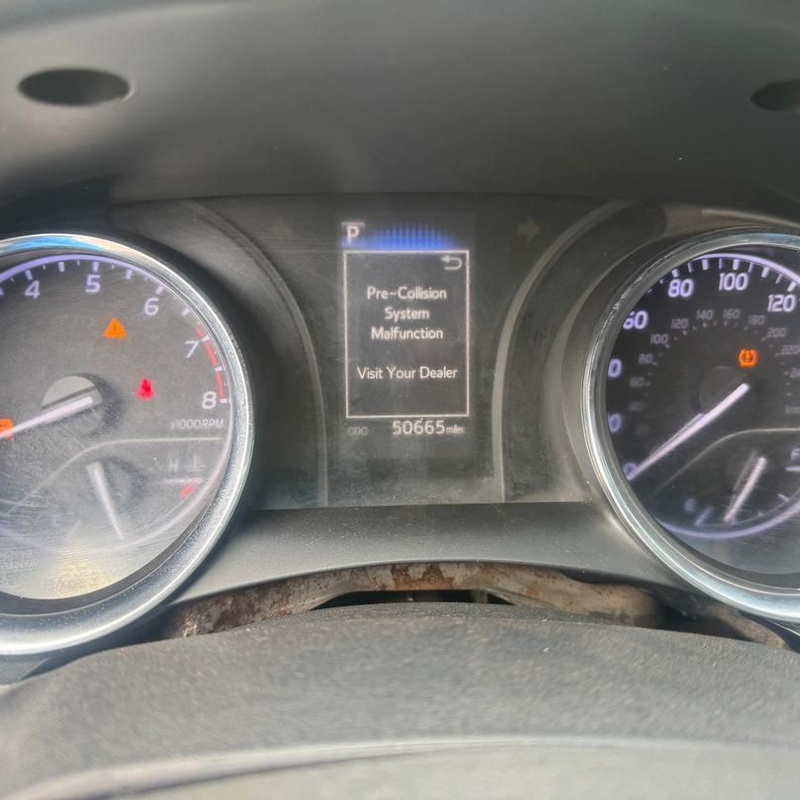 2018 TOYOTA CAMRY SE FOR SALE IN ABUJA image