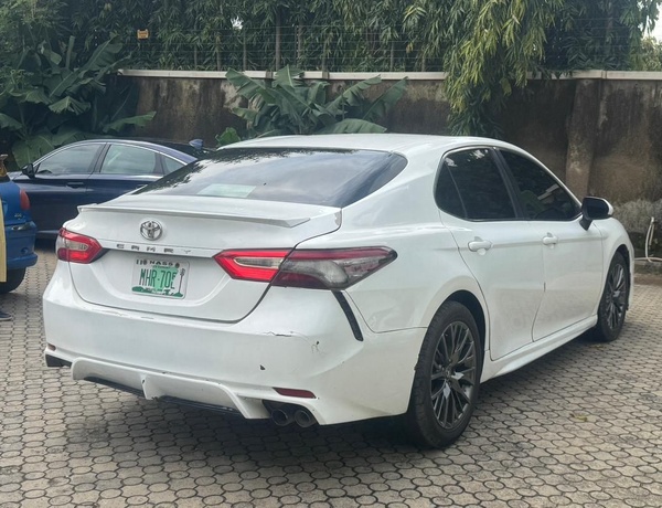 2018 TOYOTA CAMRY SE FOR SALE IN ABUJA