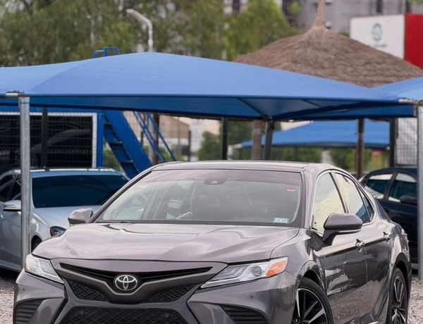 2018 TOYOTA CAMRY XSE FOR SALE IN ABUJA