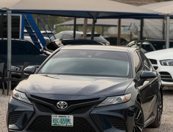 2018 TOYOTA CAMRY XSE FOR SALE IN ABUJA