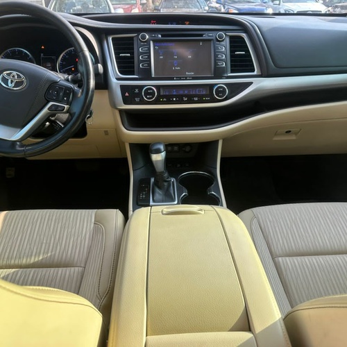 2018 Toyota Highlander LE for Sale In Abuja