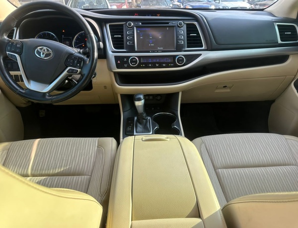 2018 Toyota Highlander LE for Sale In Abuja