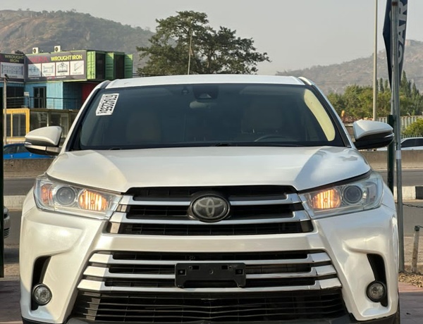 2018 Toyota Highlander LE for Sale In Abuja